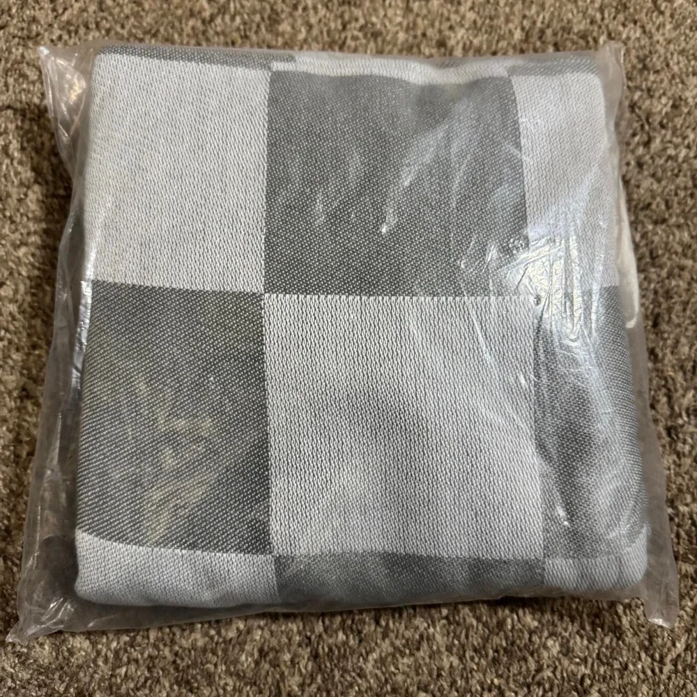 Gray Checkered Turkish Beach Blanket Throw 82x90 NEW